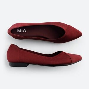 MIA Burgundy Knit Pointed Toe Ballet Flat Shoes Size 6.5
